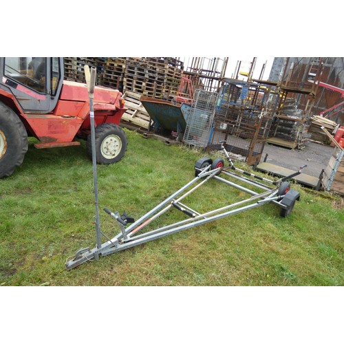 5993 - A single axle, unbraked sailing dinghy trailer by West Mersea Trailers, the bed measures approx 3m l... 