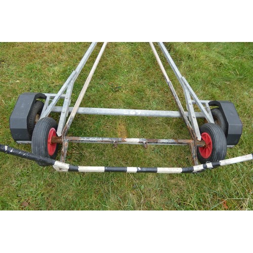 5993 - A single axle, unbraked sailing dinghy trailer by West Mersea Trailers, the bed measures approx 3m l... 