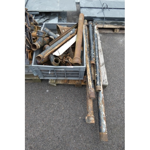 6044 - A quantity of cast iron ogee guttering and fittings, lengths measuring up to approx 183cm. Contents ... 