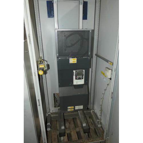 5151 - 1 x large electrical control box with a Schneider Altivar 71 variable frequency unit fitted - believ... 