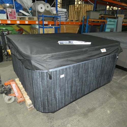 5768 - An Artesian SS 748L Dx ex-display hot tub with insulated cover, YOM 2020,serial number 2166659 overa... 