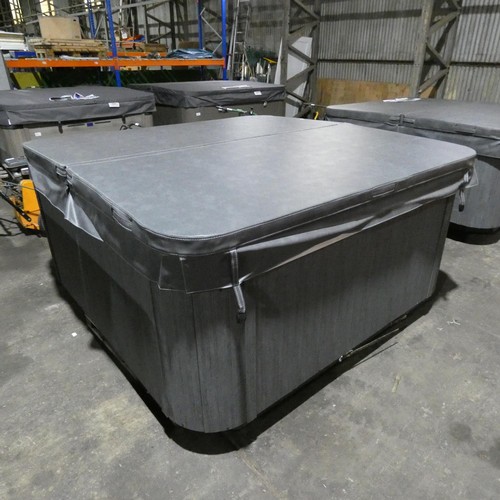 5782 - An Artesian SS 735L Dx ex-display hot tub with grey insulated cover, YOM 2020, serial number 2166273... 