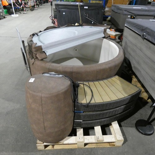 5785 - A Softtub T220 non inflatable ex-display hot tub with insulated cover and therapy pump, overall diam... 