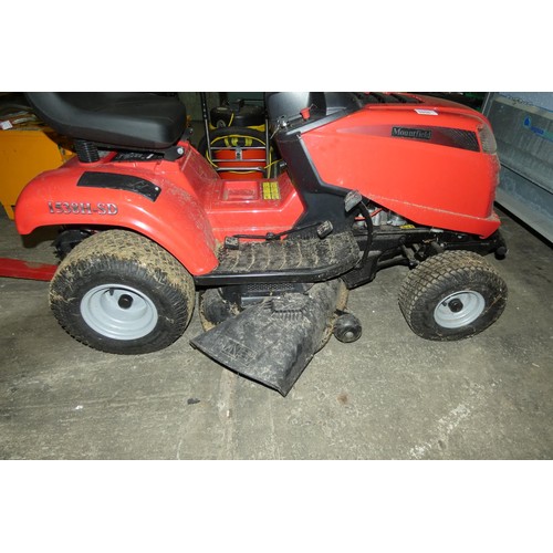 5958 - 1 x Mountfield ride on lawn mower model 1538H-SD (side discharge) type SD 98 Hydro YOM 2015 with a M... 