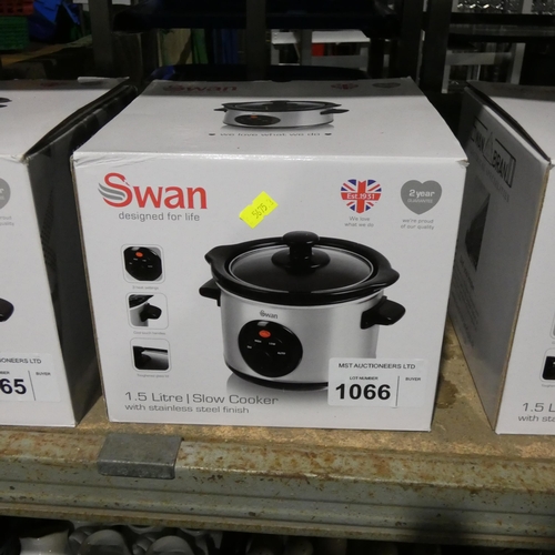 1066 - A boxed Swan 1.5lt slow cooker - trade