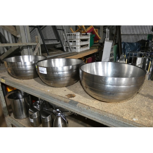 1088 - 3 x commercial stainless steel large bowls