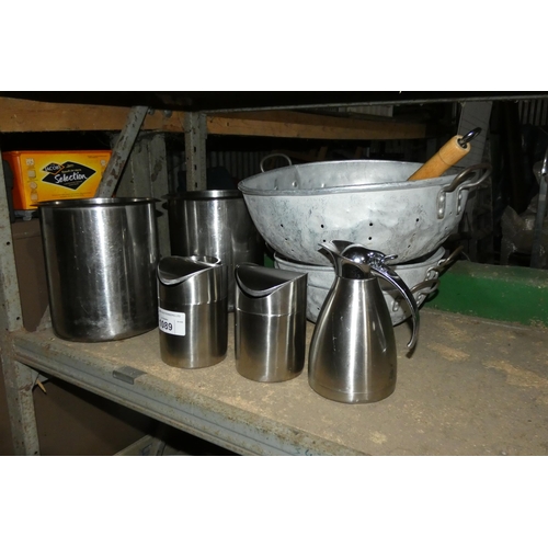 1089 - A quantity of various catering related items including colanders, tubs etc, contents of 1/2 a shelf