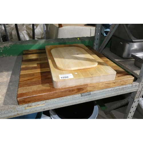 1090 - 3 x wooden chopping boards