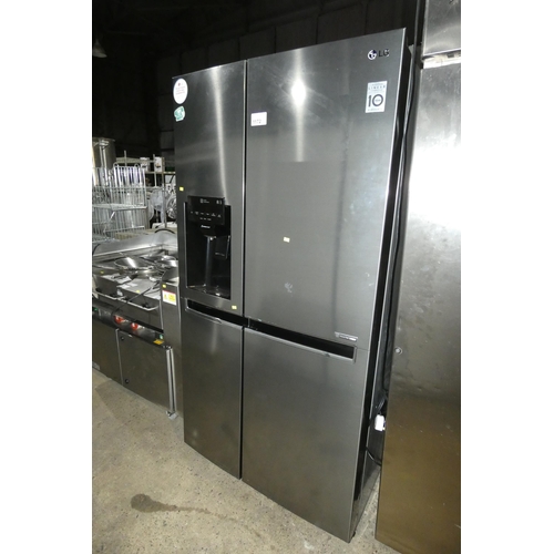 1172 - An American style fridge freezer by LG Type GSL761PZXV with an ice and water Smart ThinQ dispenser -... 