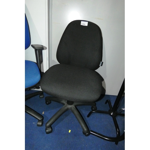 1392 - 1 x black upholstered armless office swivel chair