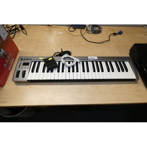 2537 - An Acorn 49 key Midi USB keyboard with foot pedal type Masterkey 49 - trade