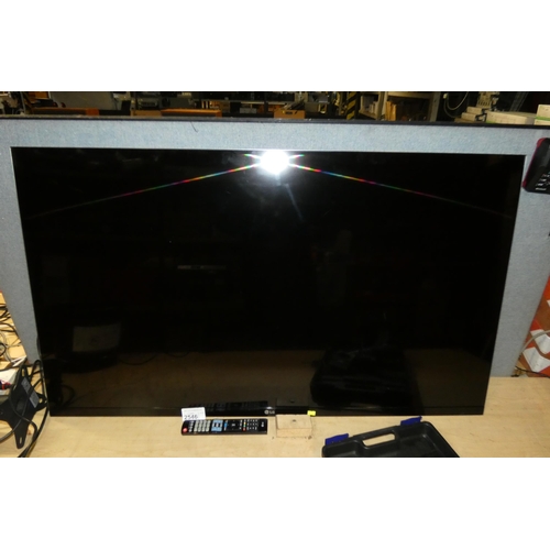 2546 - A 55 inch LG smart 3D-HDTV type 55LM760T please note there are lines on the screen, and some images ... 