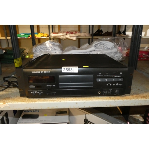 2553 - A rack mount Tascam DAT Recorder type DA-20 mk II - trade