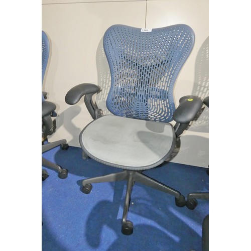 1366 - 1 x Herman Miller Mirra office swivel chair with grey mesh seat and dark blue plastic back