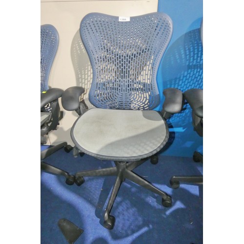 1368 - 1 x Herman Miller Mirra office swivel chair with grey mesh seat and dark blue plastic back