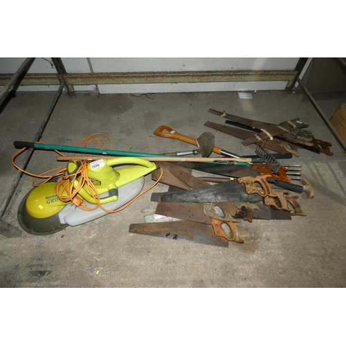 2086 - 1 x Garden Groom Max 240v and a quantity of various saws etc (Trade)