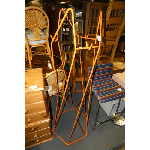 2116 - 1 x orange metal hat / coat stand