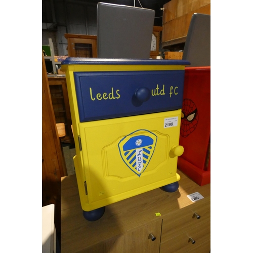 2198 - 1 x painted wooden bedside cabinet - Leeds United