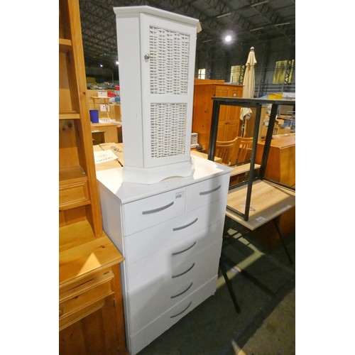 2122 - A white chest of 7 drawers (2+5) and a small white corner cabinet