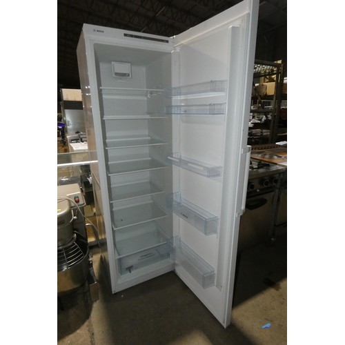 1025 - A tall white fridge by Bosch type KGKSVV30a - trade