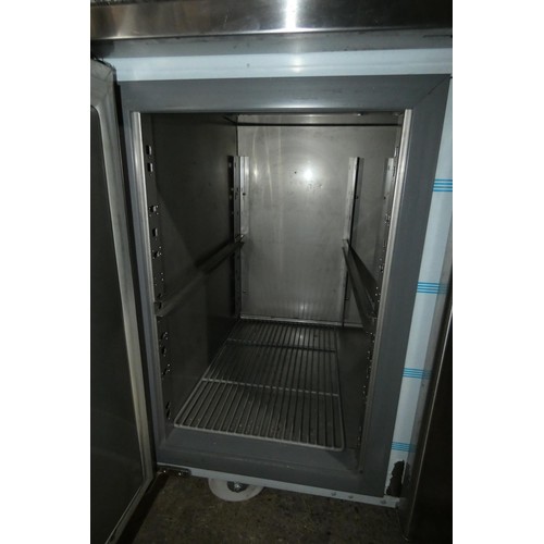 1261 - A commercial stainless steel bench fridge by LEC type Platinum - trade please note, plug has been re... 