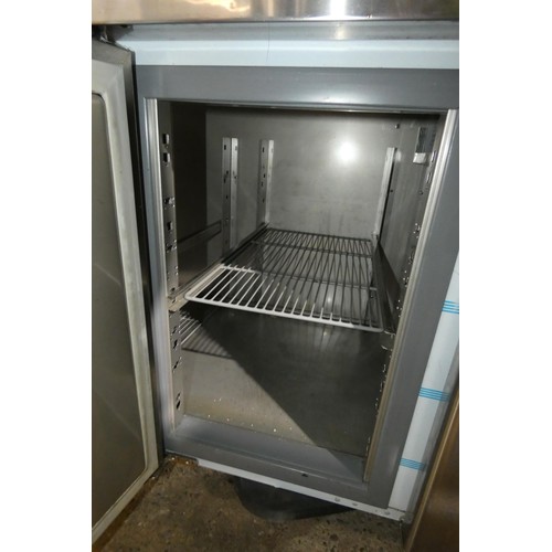 1261 - A commercial stainless steel bench fridge by LEC type Platinum - trade please note, plug has been re... 