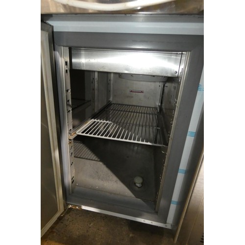 1261 - A commercial stainless steel bench fridge by LEC type Platinum - trade please note, plug has been re... 