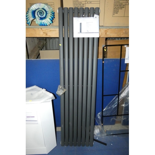 86 - 1 x Phipps vertical flat panel radiator approx 47 x 180cm RRP £179.99