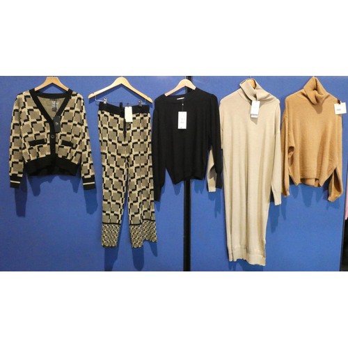 2319 - 5 x various items of ladies knitwear size M, combined retail price approx £402