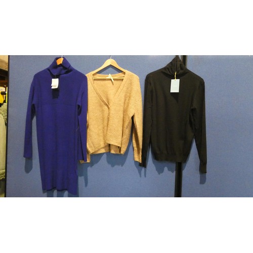 2324 - 5 x various items of ladies knitwear size L, combined retail price approx £500