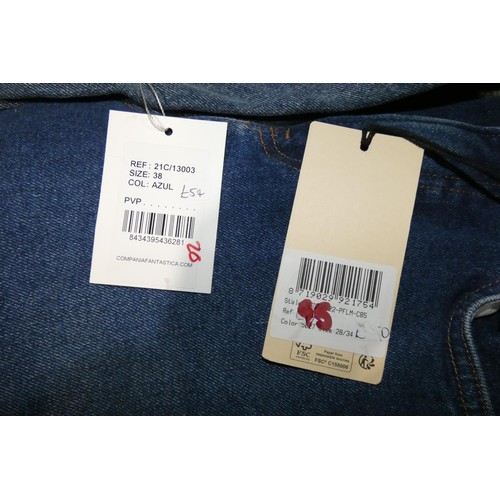 2390 - 4 x pairs of ladies jeans in various sizes / types. Not practical to list in detail so please view o... 