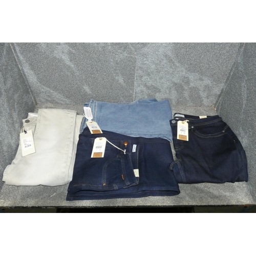 2400 - 4 x pairs of ladies jeans in various sizes / types. Not practical to list in detail so please view o... 