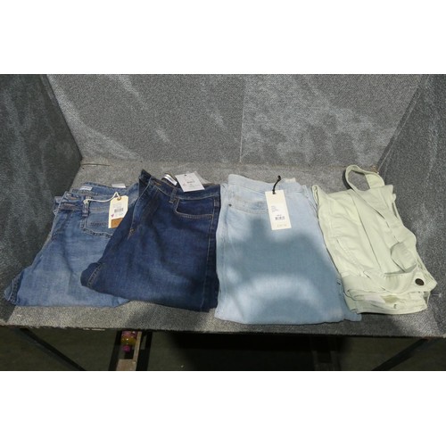 2403 - 4 x pairs of ladies jeans in various sizes / types. Not practical to list in detail so please view o... 