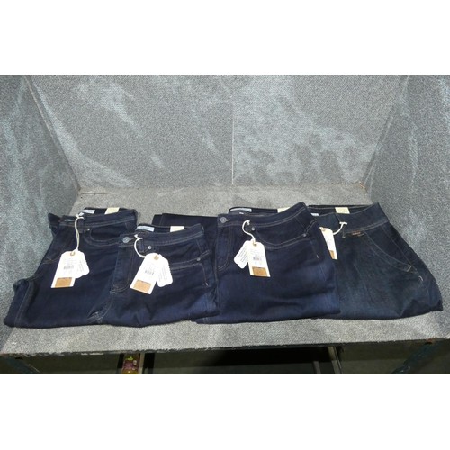 2405 - 4 x pairs of ladies jeans in various sizes / types. Not practical to list in detail so please view o... 