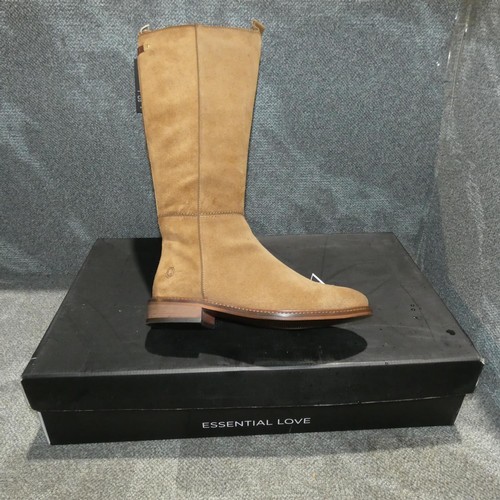 2432 - A pair of ladies boots by Carmela type BT Serr Taupe size 5 RRP £129