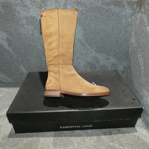 2434 - A pair of ladies boots by Carmela type BT Serr Taupe size 4 RRP £129