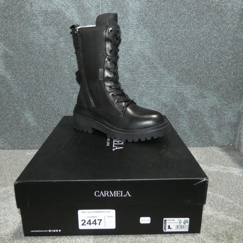 2447 - A pair of ladies boots by Carmela type Bn.Piel Negro size 3.5 RRP £109