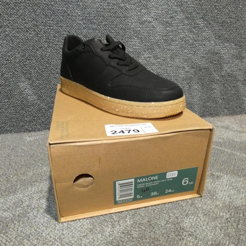 2479 - A pair of ladies shoes by Clae type Malone size 5 RRP £135