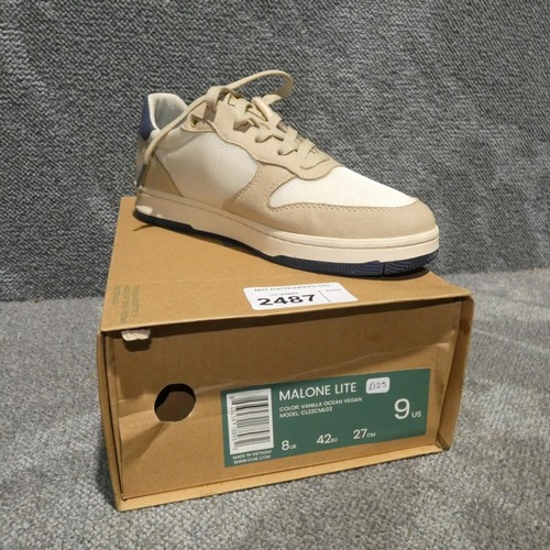 2487 - A pair of ladies shoes by Clae type Malone Lite size 8 RRP £125