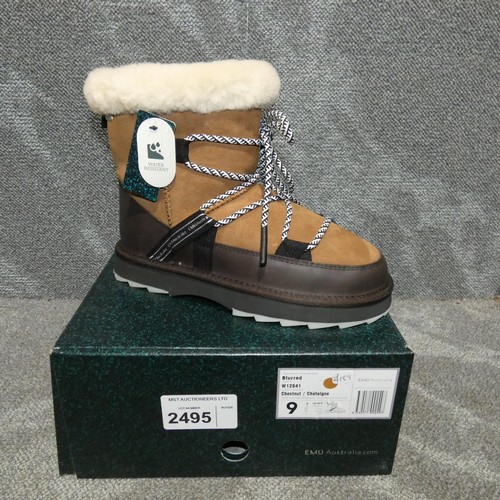 2495 - A pair of ladies boots by EMU type Blurred size uk 7 RRP £189