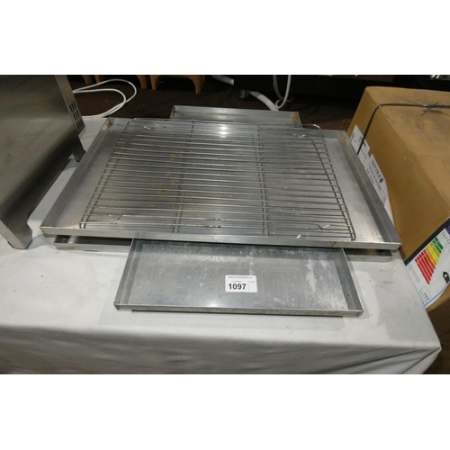 1097 - 3 large aluminium catering trays