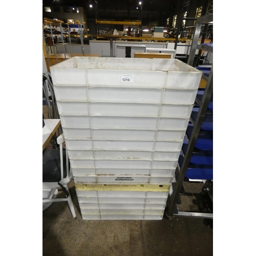 1216 - 16 x food trays, stackable