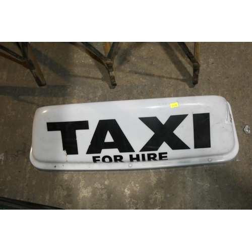 2082 - 1 x illuminated vehicle roof sign - Taxi For Hire