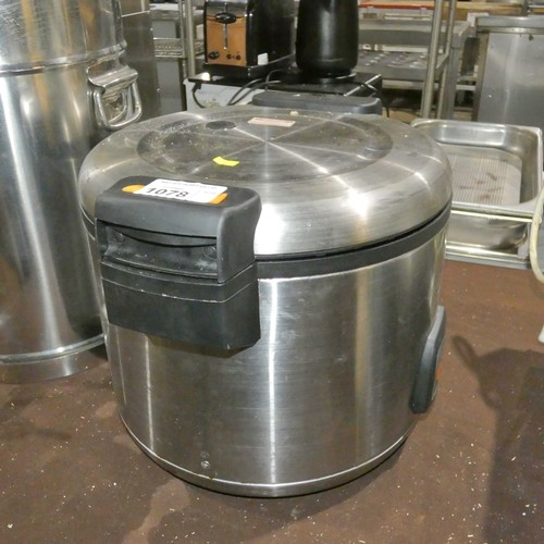 1078 - A commercial stainless steel rice cooker by Hallco - trade