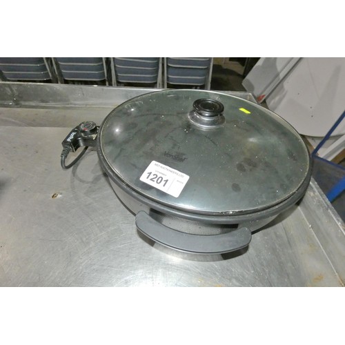 1201 - A Von Shelf multi cooker type 07031 - trade