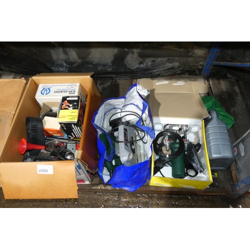 2009 - A quantity of various items including a Bosch POF 500A router 240v, a Bosch PKS 66 circular saw 240v... 