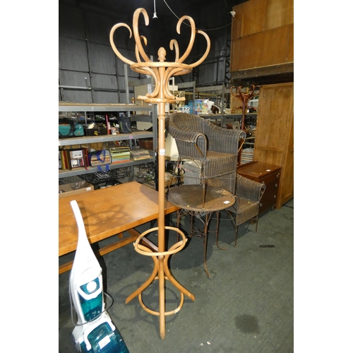 2123 - 1 x hat /coat stand. Please note that the top wooden horizontal hoop has a small split and the botto... 