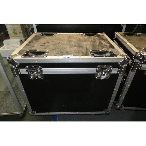 2616 - A large flight case on wheels approx 75x57x72cm