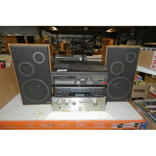 2637 - A vintage Toshiba amplifier, Goodman's CD player & Panasonic stereo system sg-x10 with Amstrad speak... 