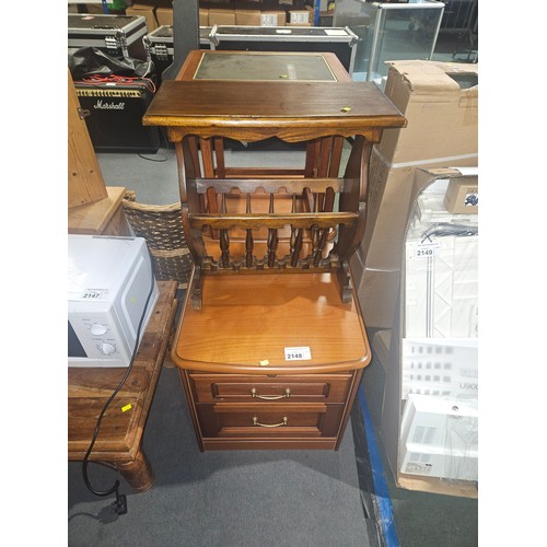 2148 - 2 x dark wood bedside cabinets, a nest of two coffee tables and 1 x dark wood magazine rack